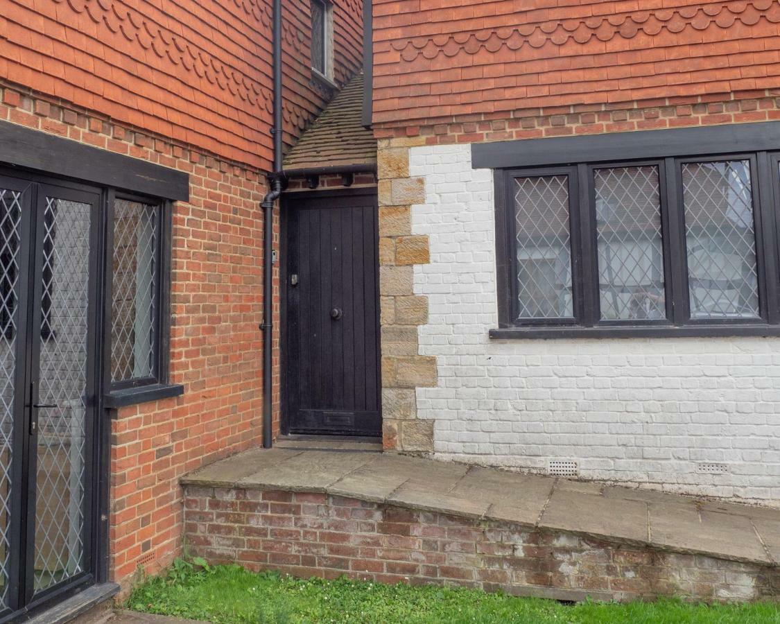 2 Ringles Place Uckfield Exterior photo